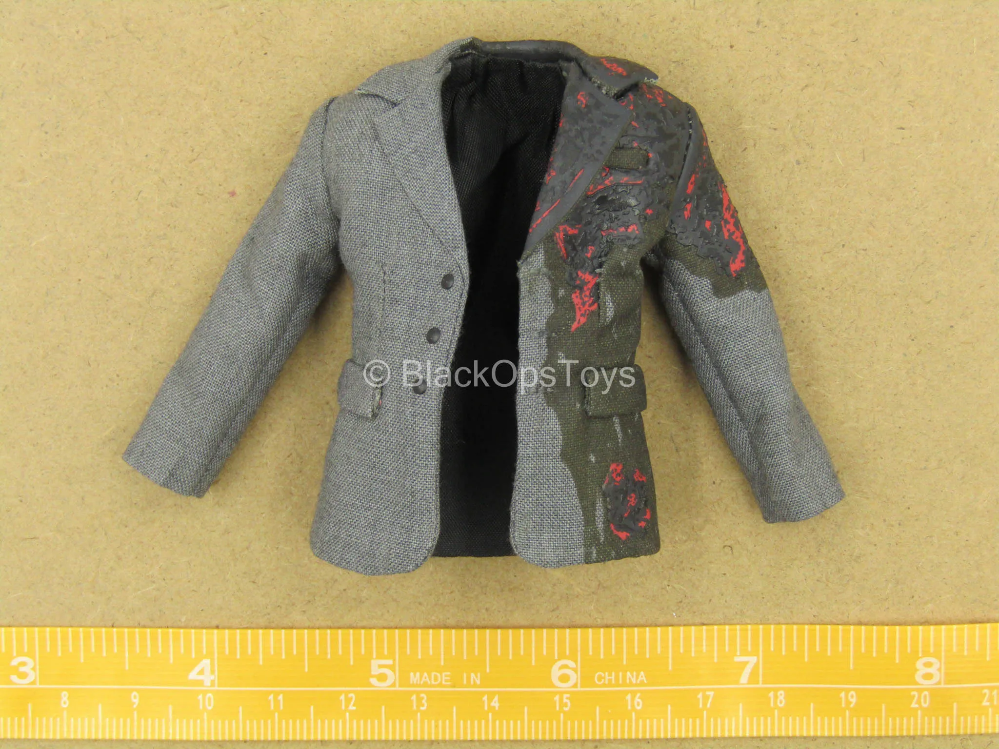 1/12 - Harvey Dent - Grey Jacket w/Explosion Damage