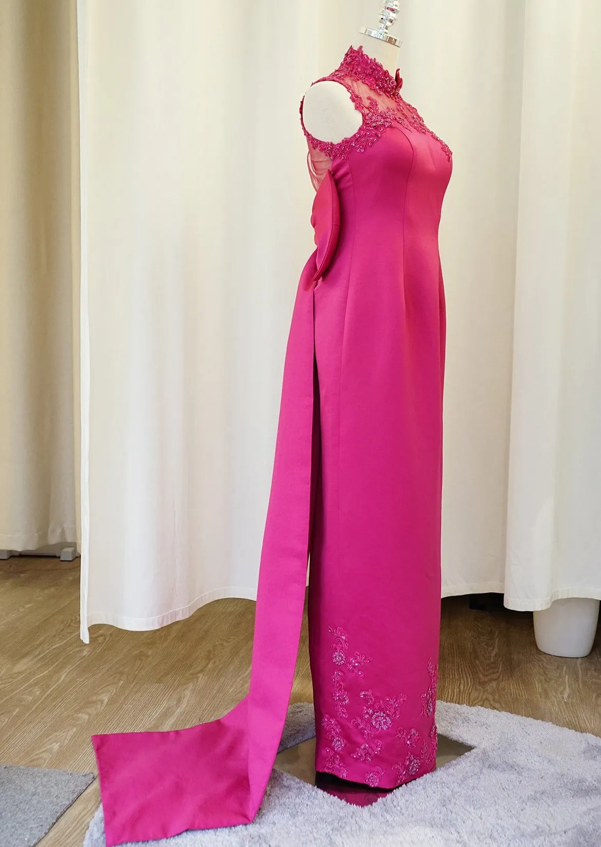 Fuchsia Spray Rose w Bow Qipao - RTW