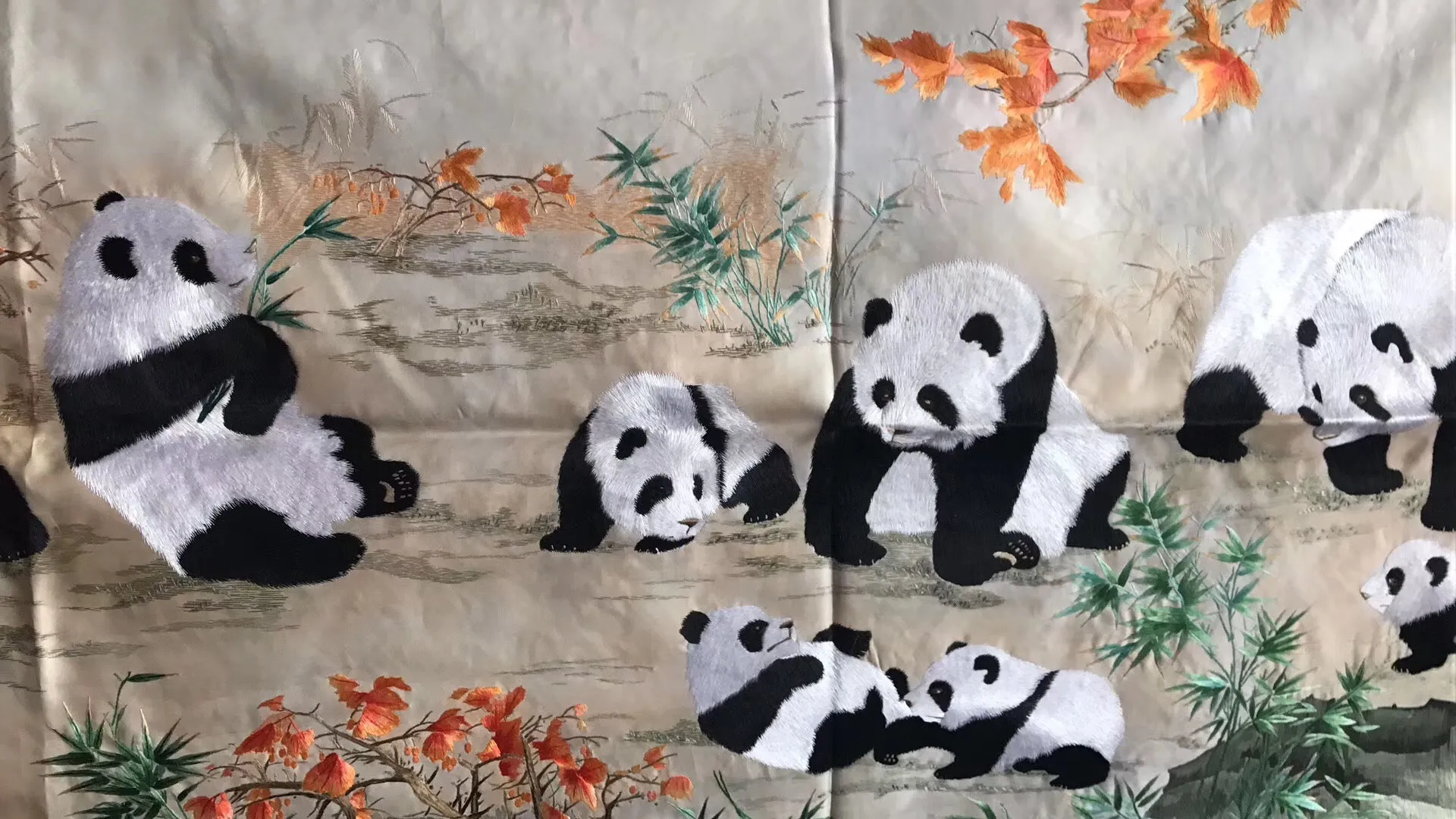 Hand embroidered Silk Suzhou Embroidery Art:pandas zhong hua guo bao tu 160cm 2918