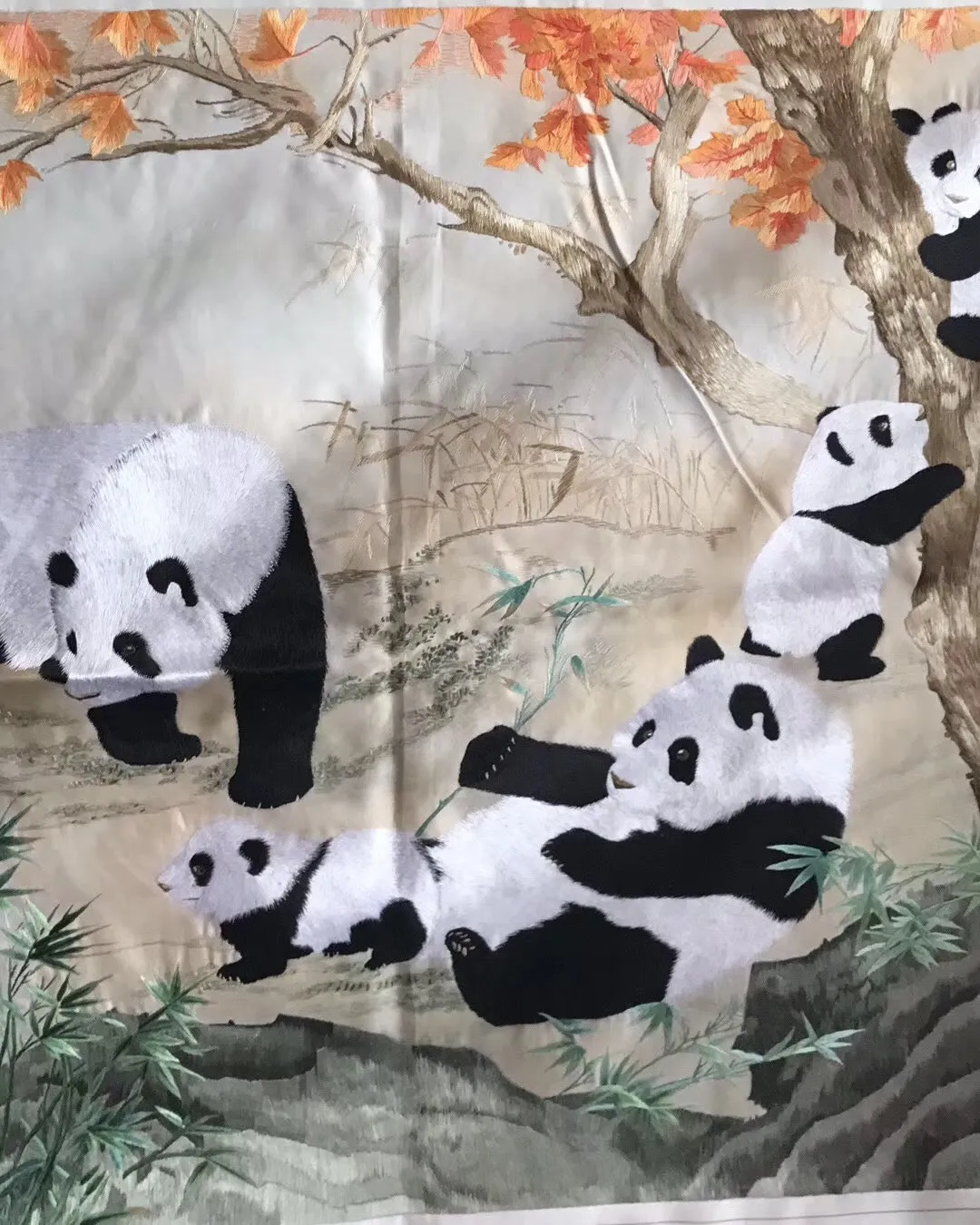 Hand embroidered Silk Suzhou Embroidery Art:pandas zhong hua guo bao tu 160cm 2918