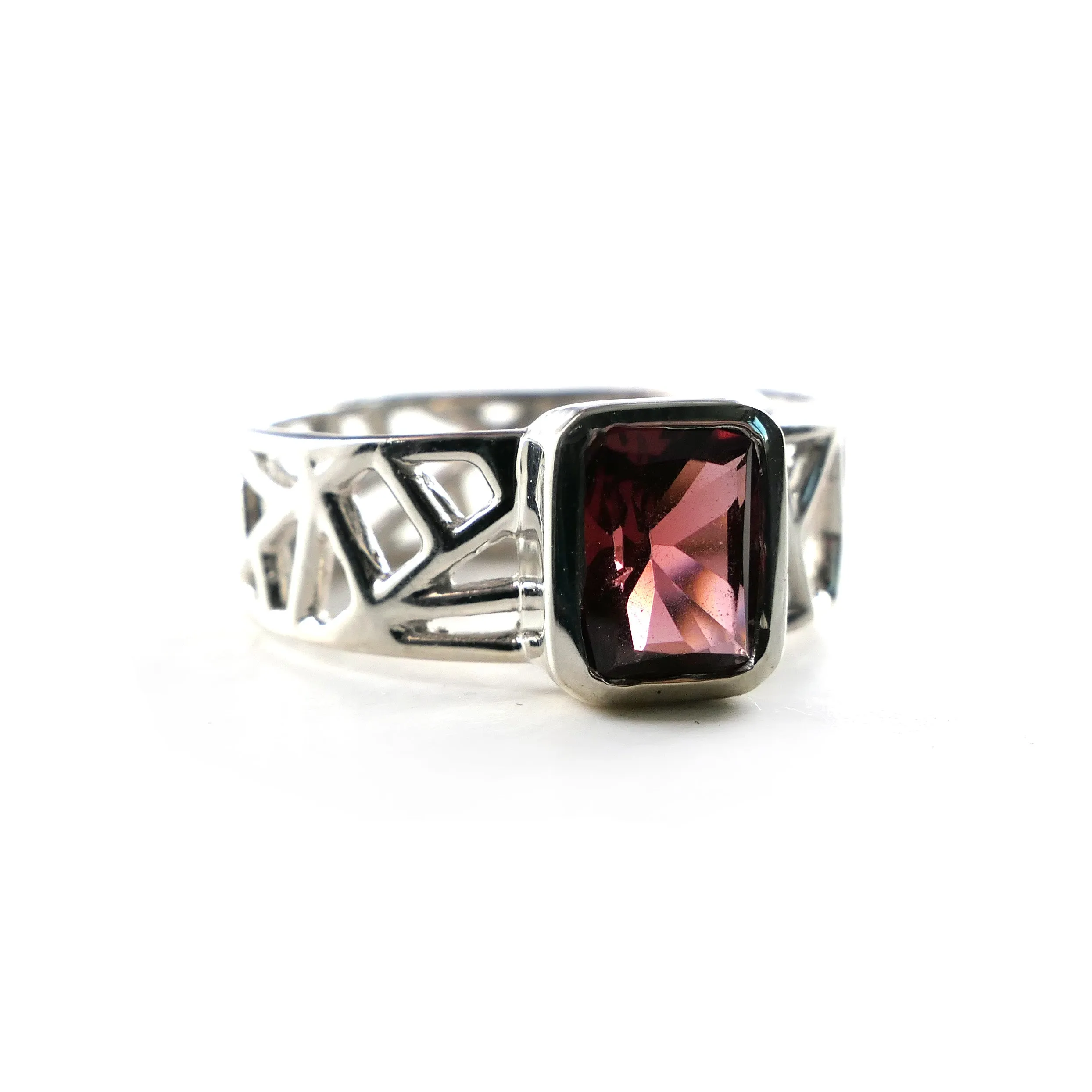 Lattice Rhodolite Garnet Ring