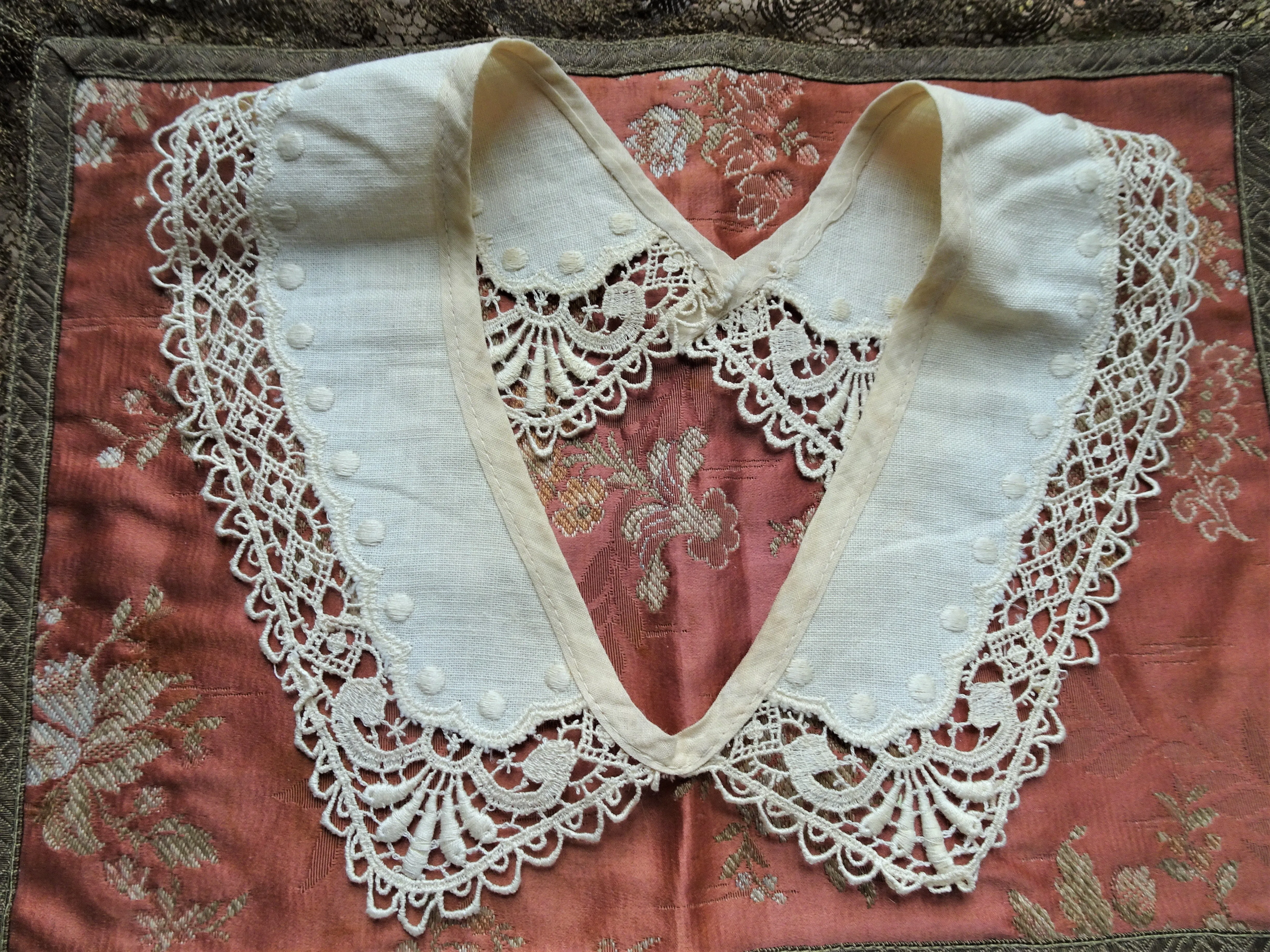 RESERVED LOVELY Antique Collar, Linen and Lace with Embroidery Collar, Beautiful Design,Collectible Vintage Collars