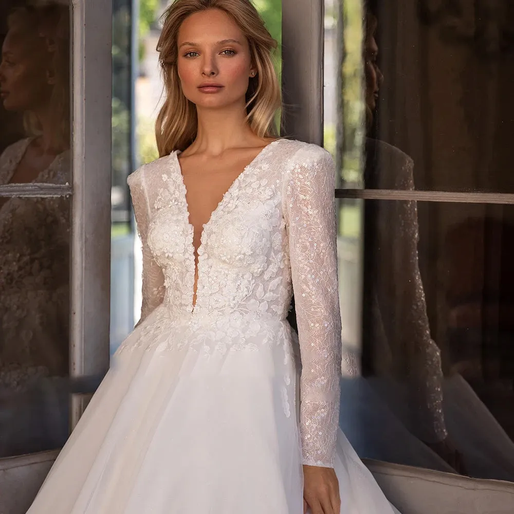 Sexy Backless Long Sleeve Lace Vintage A-Line Wedding Dress Luxury V Neck Appliques Beaded Court Train