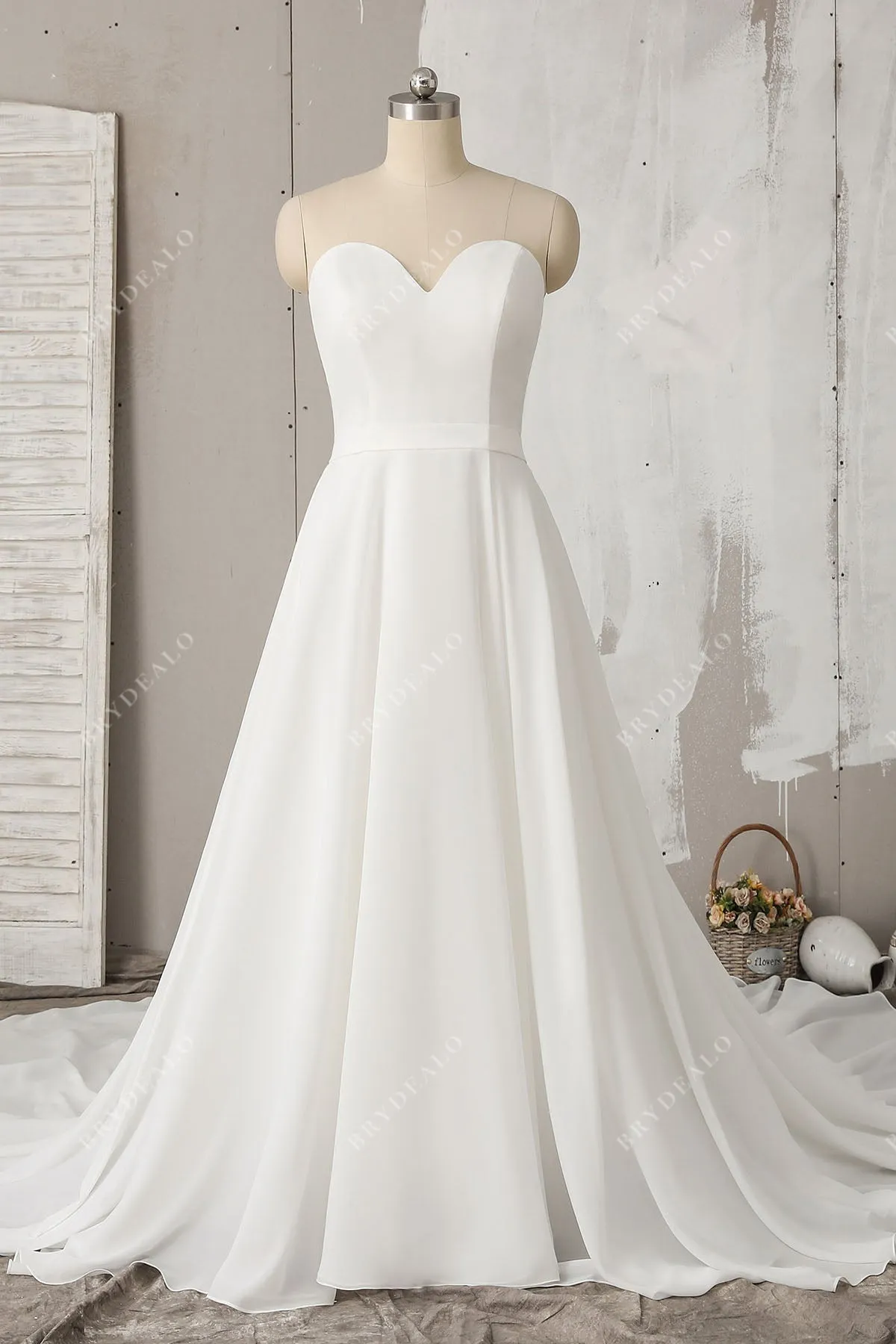 Simple Sweetheart Chiffon Long Train Spring Fall Wedding Dress