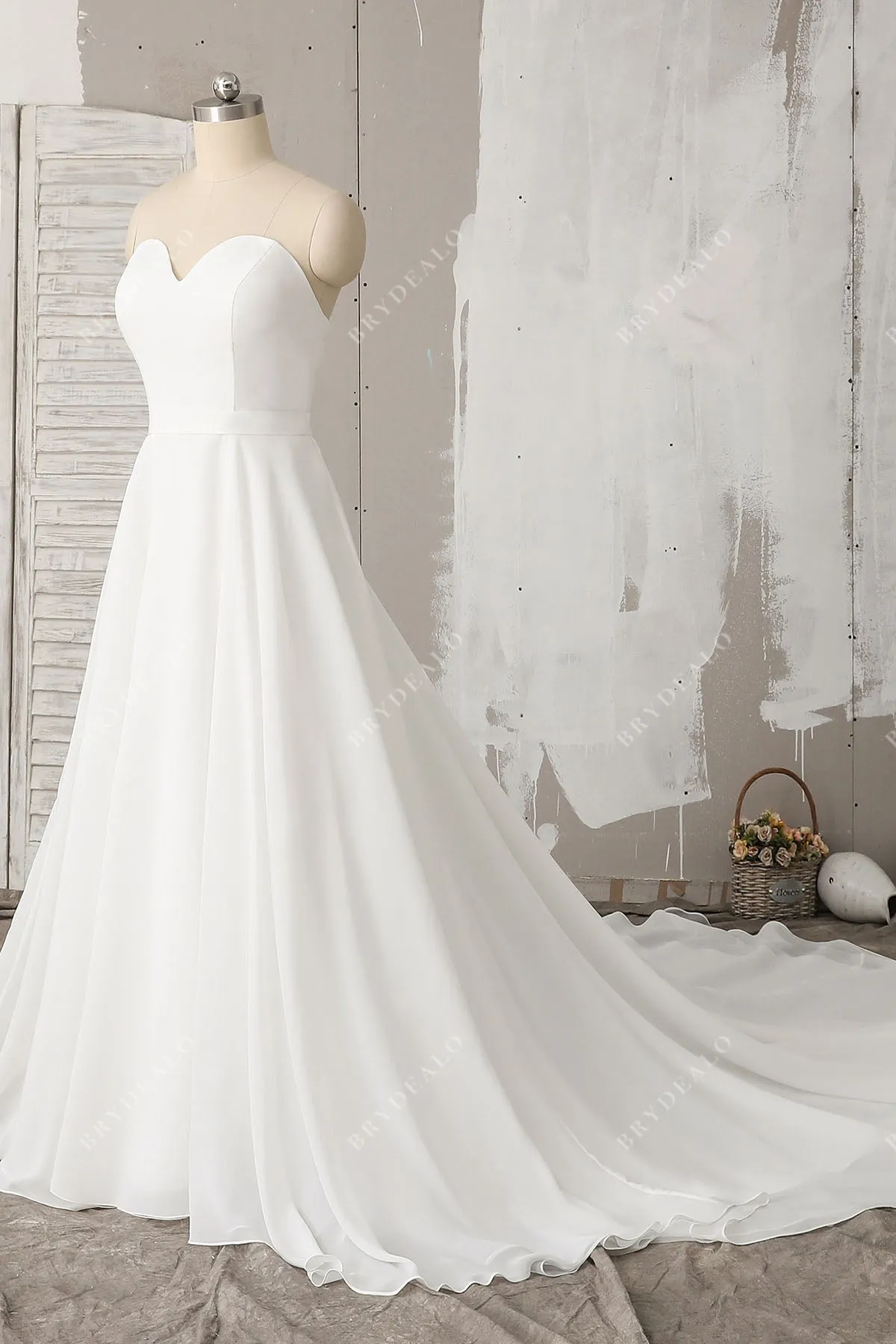 Simple Sweetheart Chiffon Long Train Spring Fall Wedding Dress