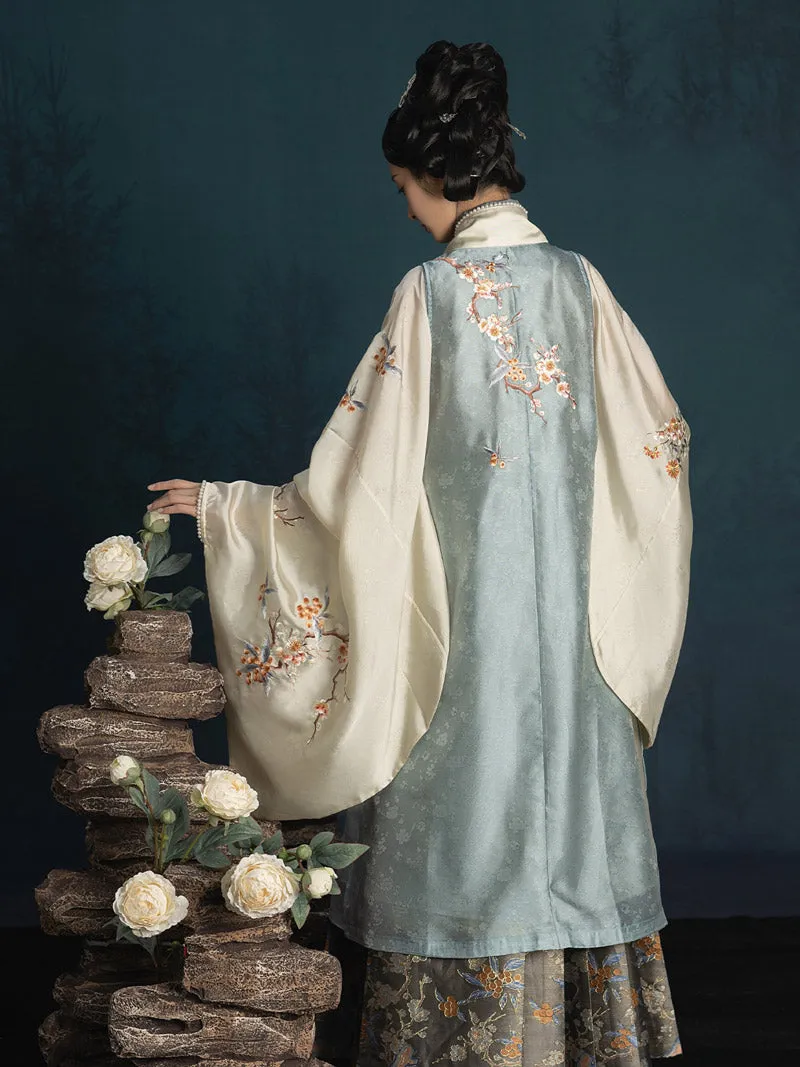 The Plum Blossom Blossoms From the Bitter Cold - Handmade Plum Blossom Embroidery Hanfu Clothing Mamianqun Hanfu Skirt